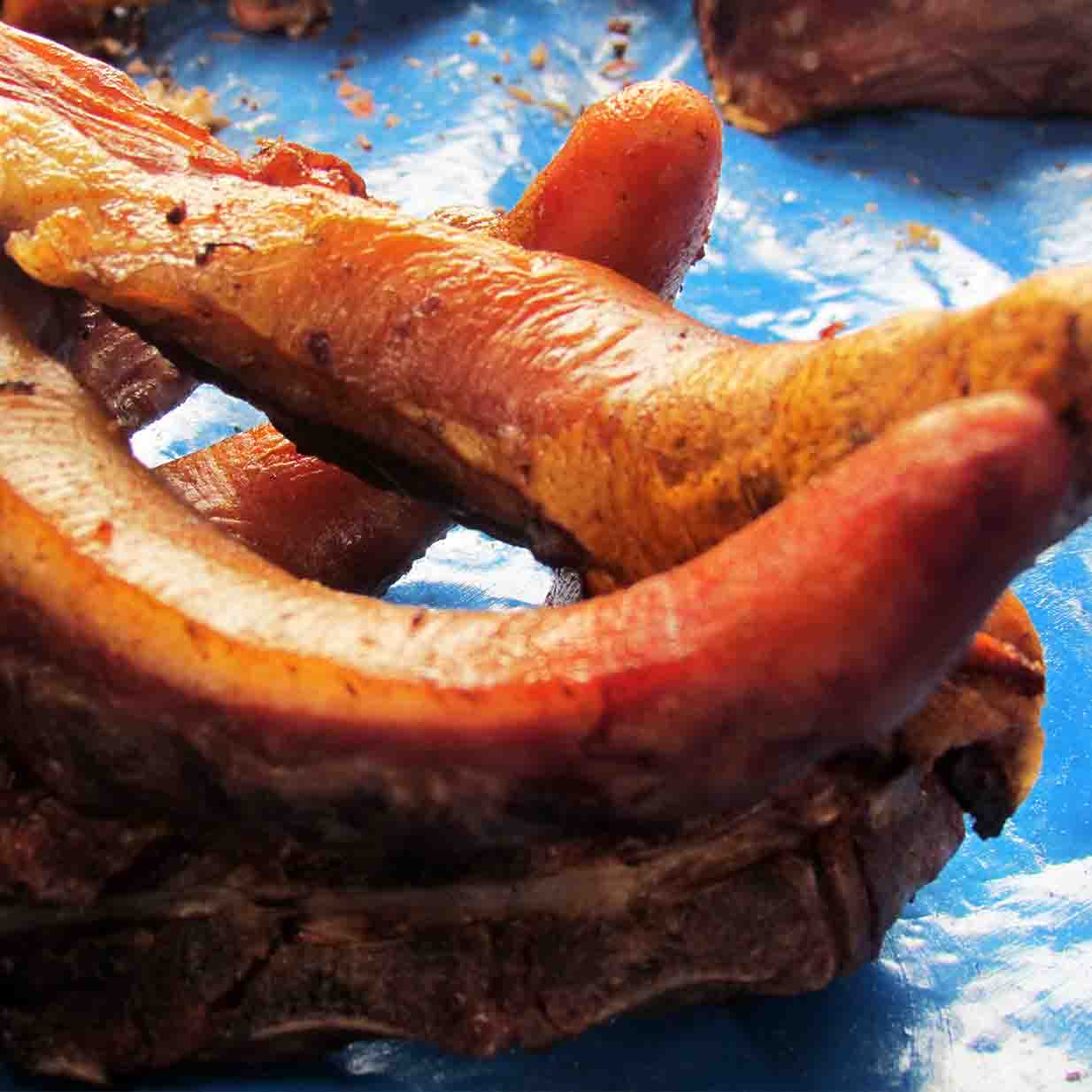 Queue de porc importé fumé