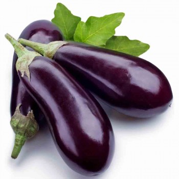 Aubergine violette en tas 